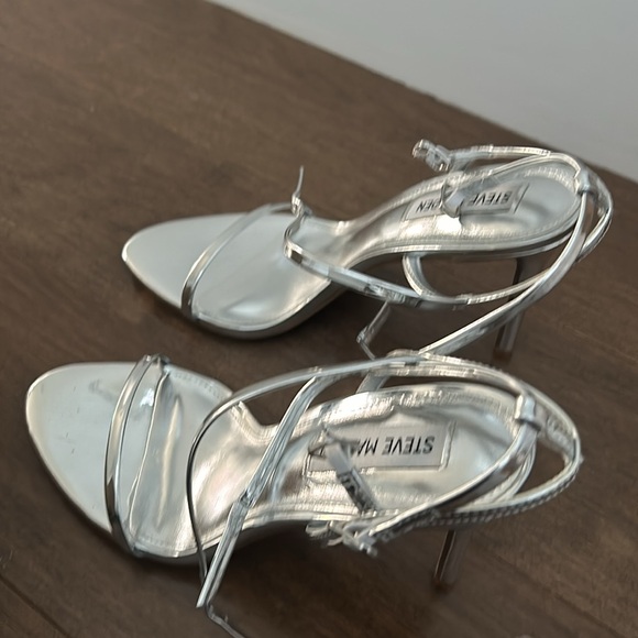 New heels in box Theresa silver by Steve Madden - Picture 2 of 2